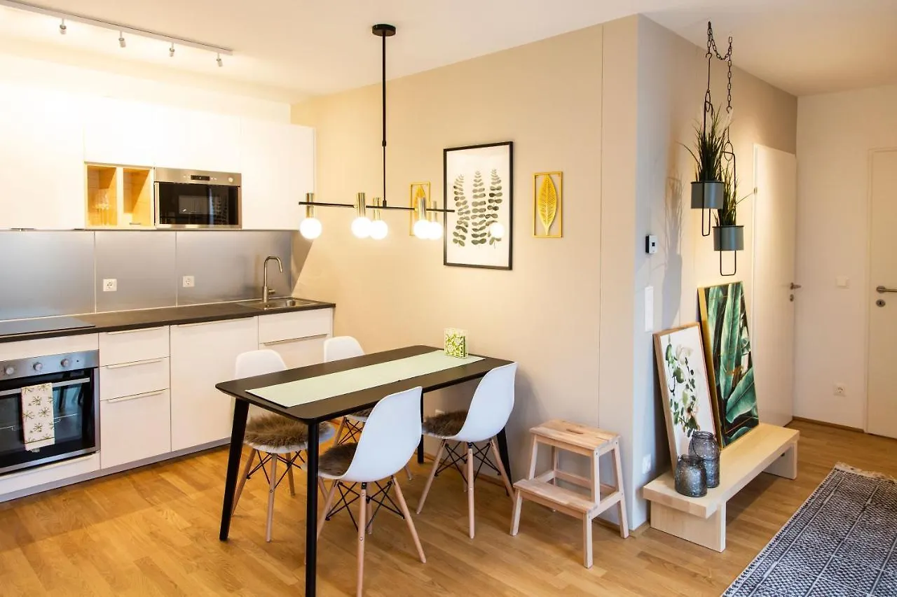 Green & Cozy Apartment - 15 Min To City Center Vienna