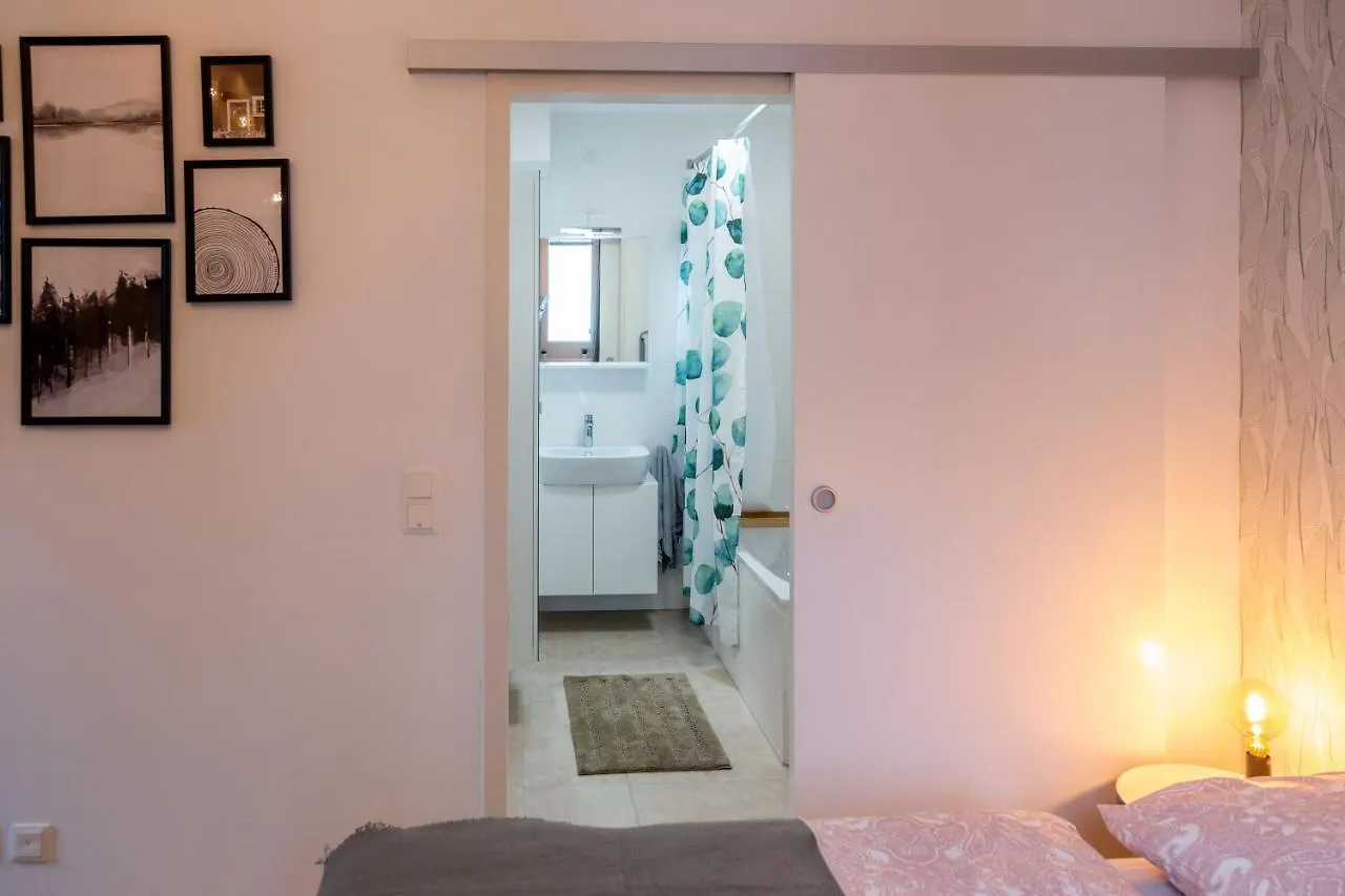 Green & Cozy Apartment - 15 Min To City Center Vienna